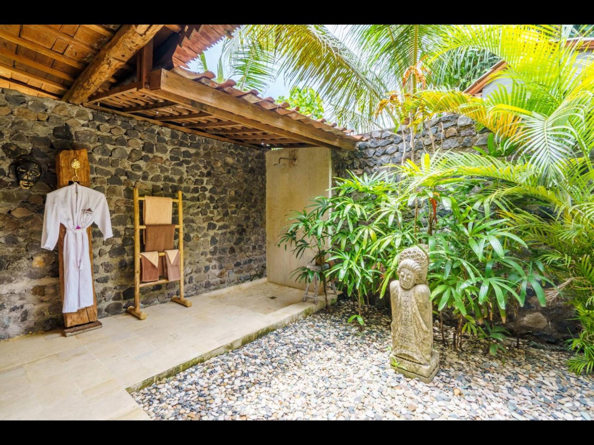 Louka Beach Bali Tianyar Exterior photo