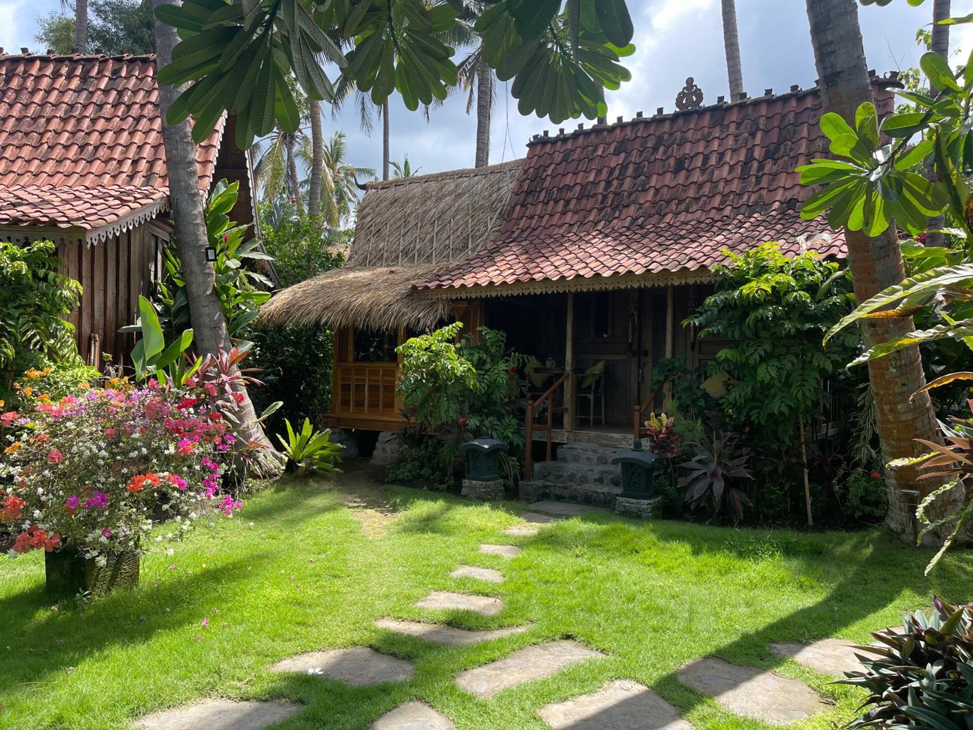 Louka Beach Bali Tianyar Exterior photo
